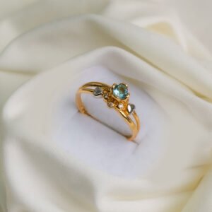 New Arrivals anillo de oro con incrustaciones
